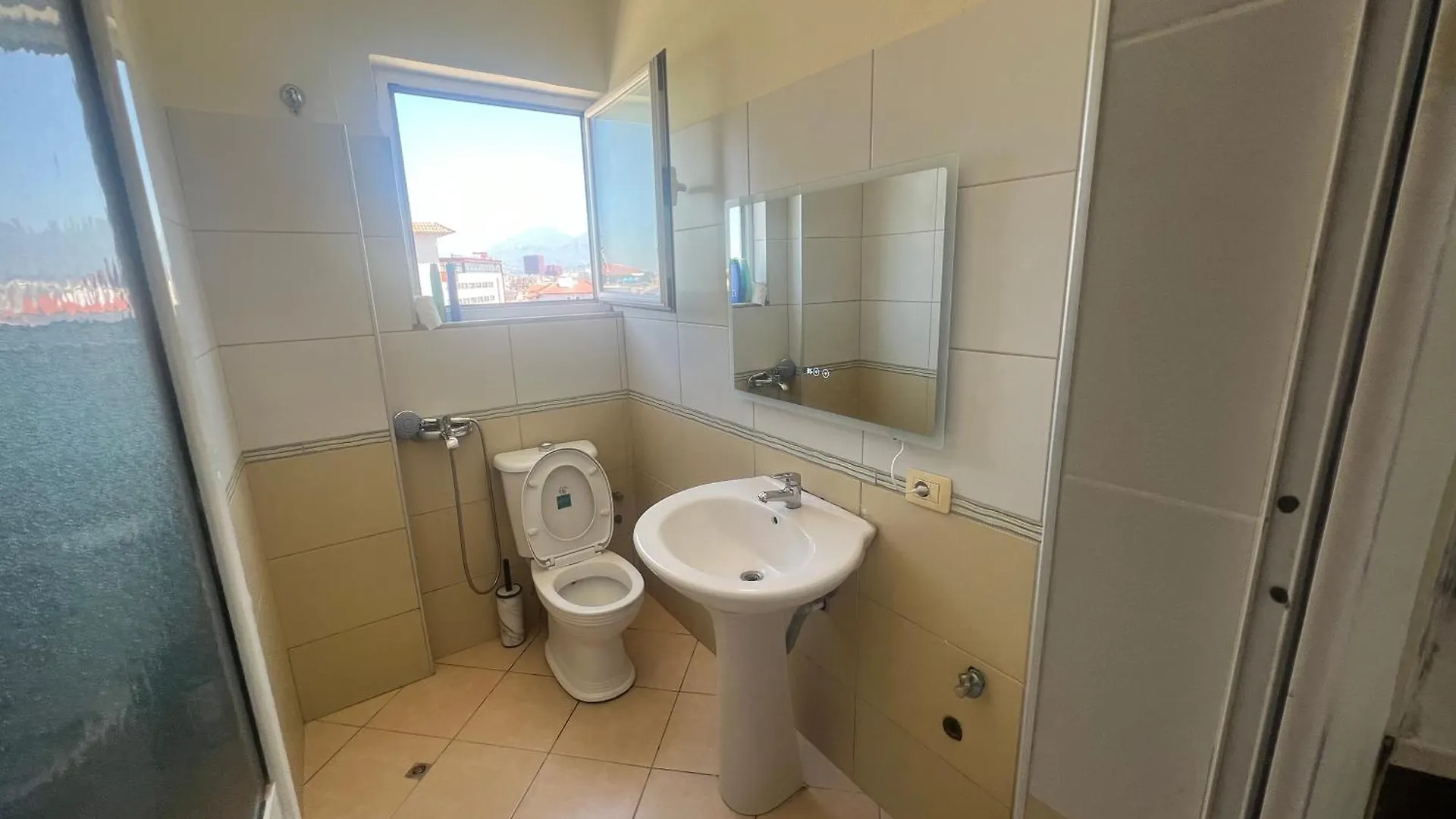 Tirana Class House2 0*,